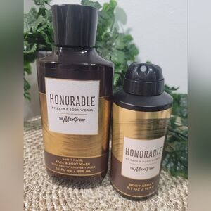 Two-piece men's set from the honorable line of Bath and Body Works.
